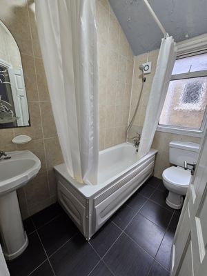 BATHROOM- click for photo gallery
